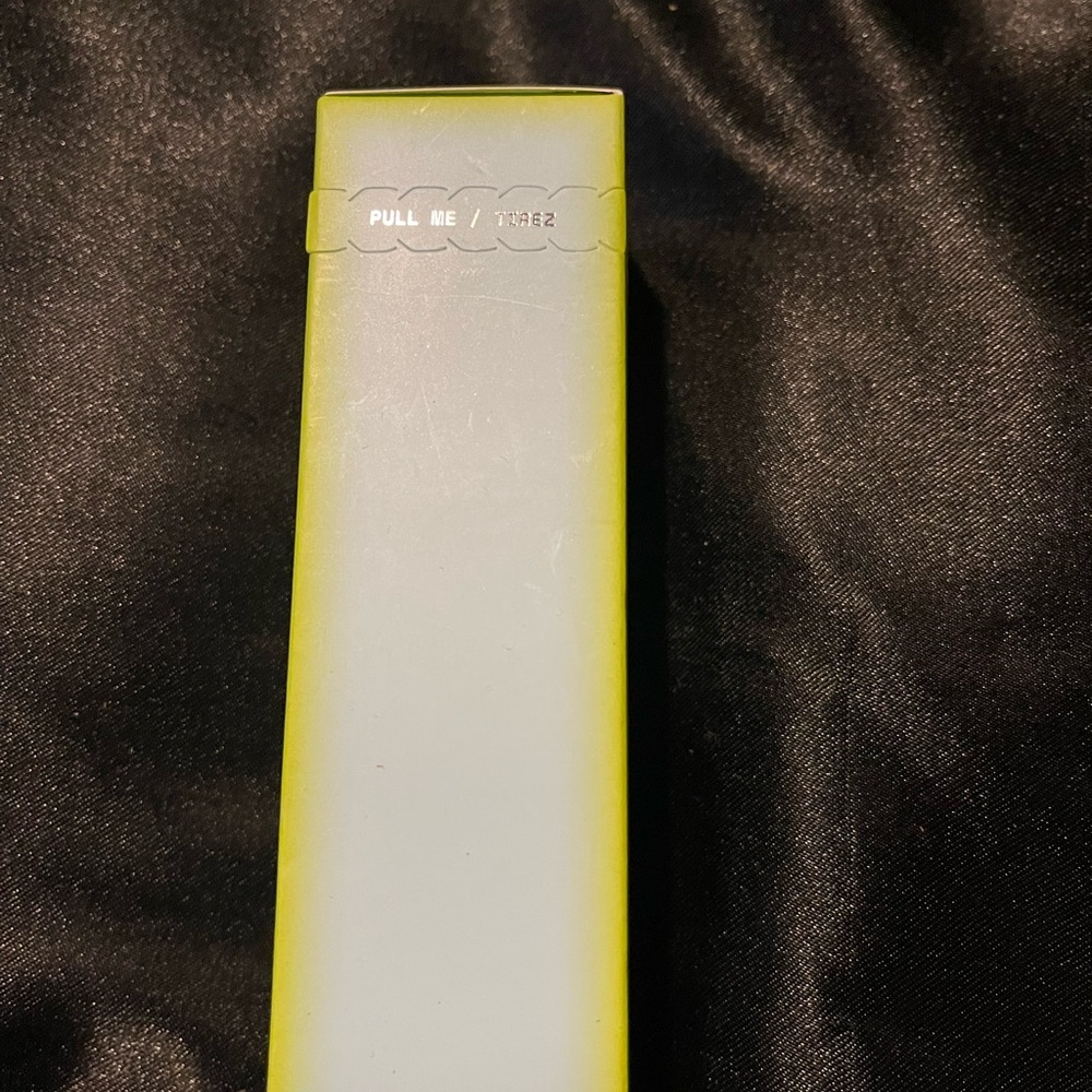 Addison Rae Gel Moisturizer - Picture 3 of 5